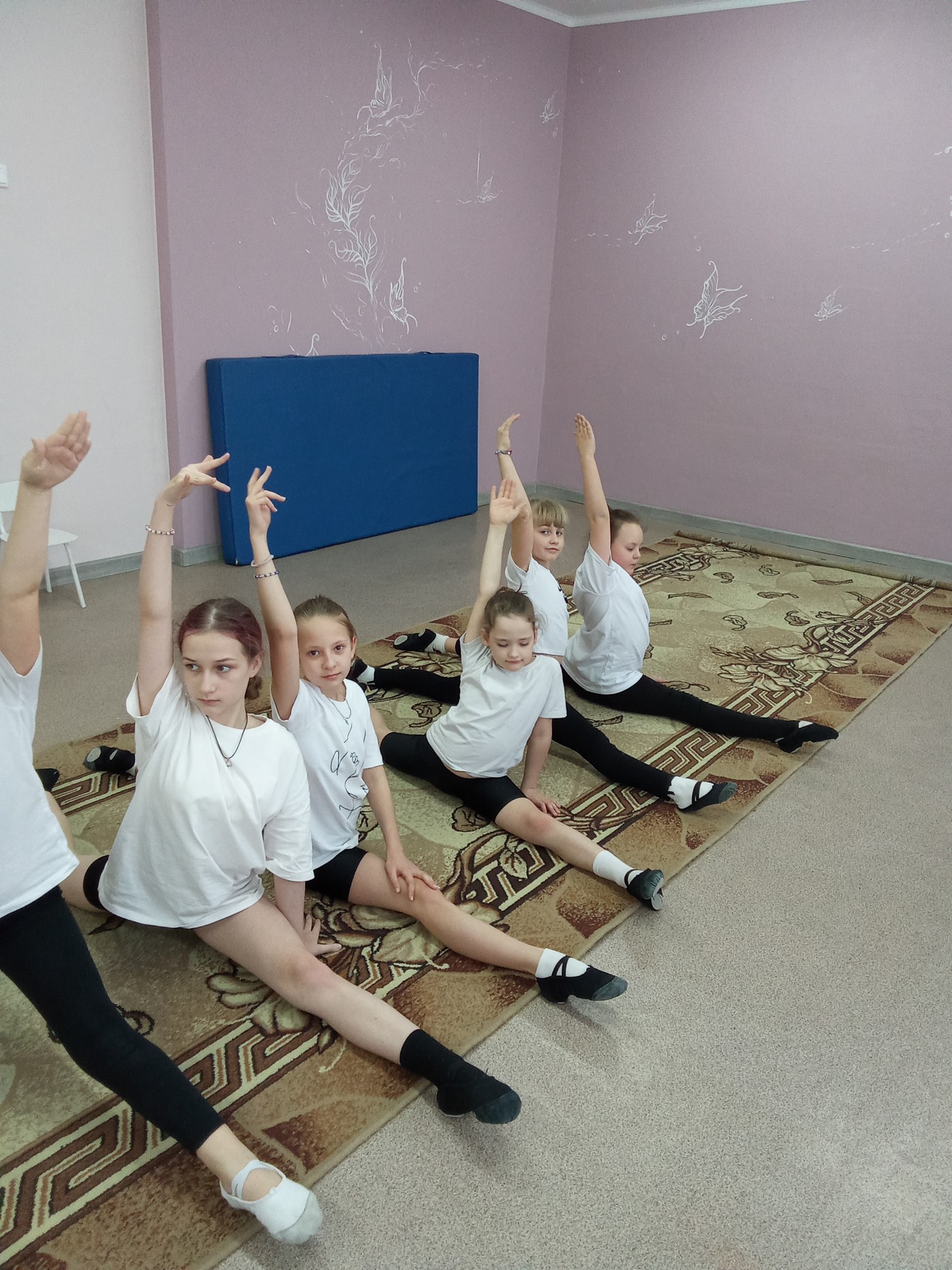 Занятие в цирковой студии